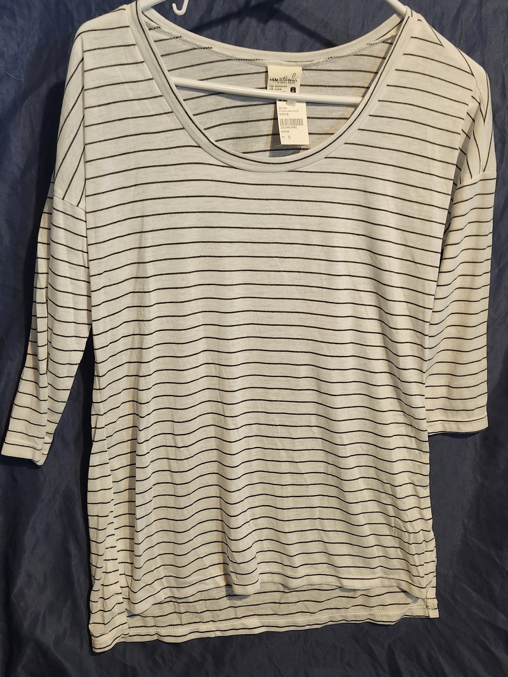 Full Tilt White and Black Striped Long Sleeve Scoop Neck Top